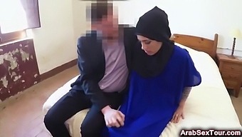 Setkání Amatérského Arabského Páru V Hotelu