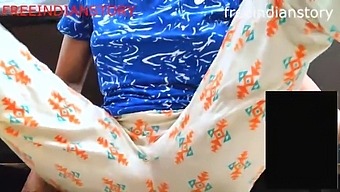 مكالمة فيديو ساخنة لعمة ديزي مع كس هندي