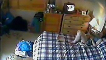 Tajně Natočené Video Sólové Hry Mé Zralé Matky Během Mého Sledování Porna