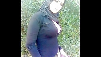 Amateur Turkish-Arabic-Asian Hijab Mix Photo Collection Vol. 7