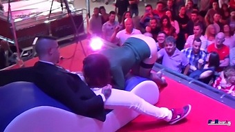 Romantické Venkovní Setkání Ve Španělsku Mezi Zendou A Jotade