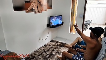 Couple Watches One More Game Before Clicking On A Porn Parody And Sees A Lot Of Cock In Her Ass Until She Squirts And Cums