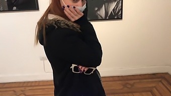 Objevování Světa Vibračního Umění V Galerii