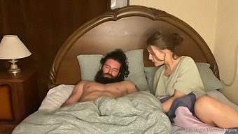 Amatérské Domácí Video Předvádí Orální Schopnosti Nevlastní Matky.