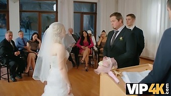 Svatební Noc České Nevěsty Se Promění V Divokou Sexuální Párty