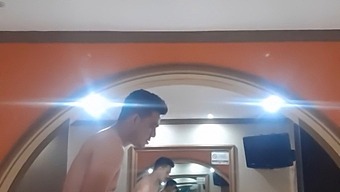 Domácí Sexuální Páska Páru V Motelovém Pokoji