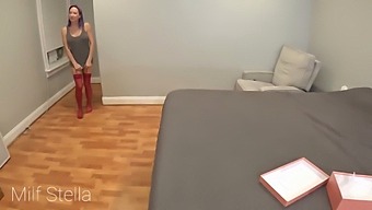 Surpriza De Ziua Îndrăgostiților A Fiului Vitreg Pentru Mama Vitregă Cu Lenjerie Și Creampie